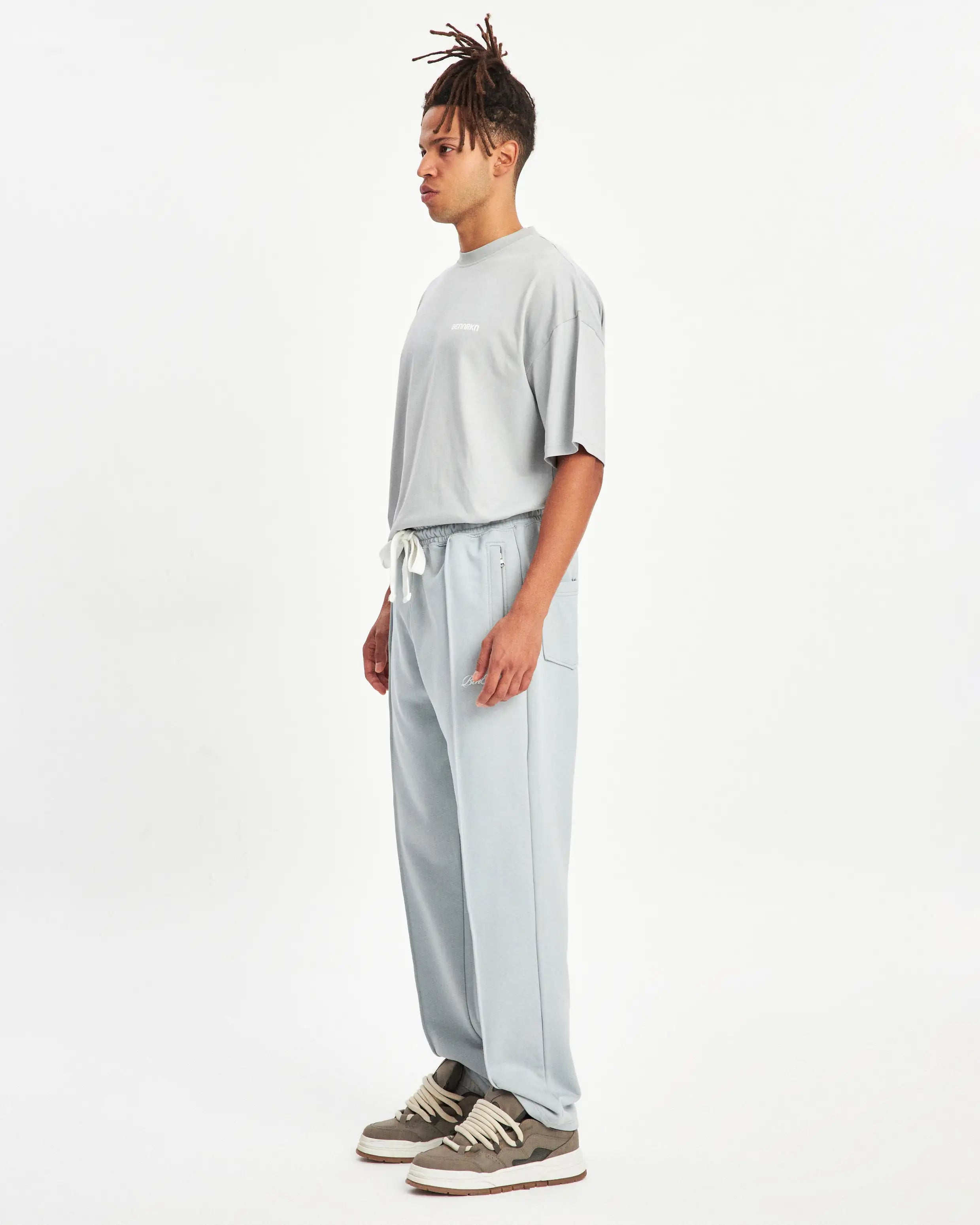 INITIAL SWEATPANT- ASH GREY