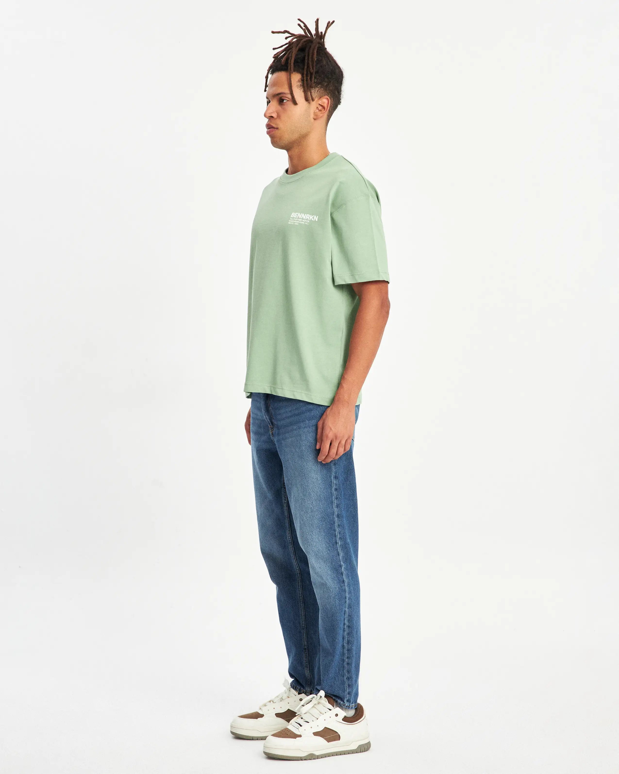 BENNRKN INITIAL T-SHIRT - SAGE GREEN