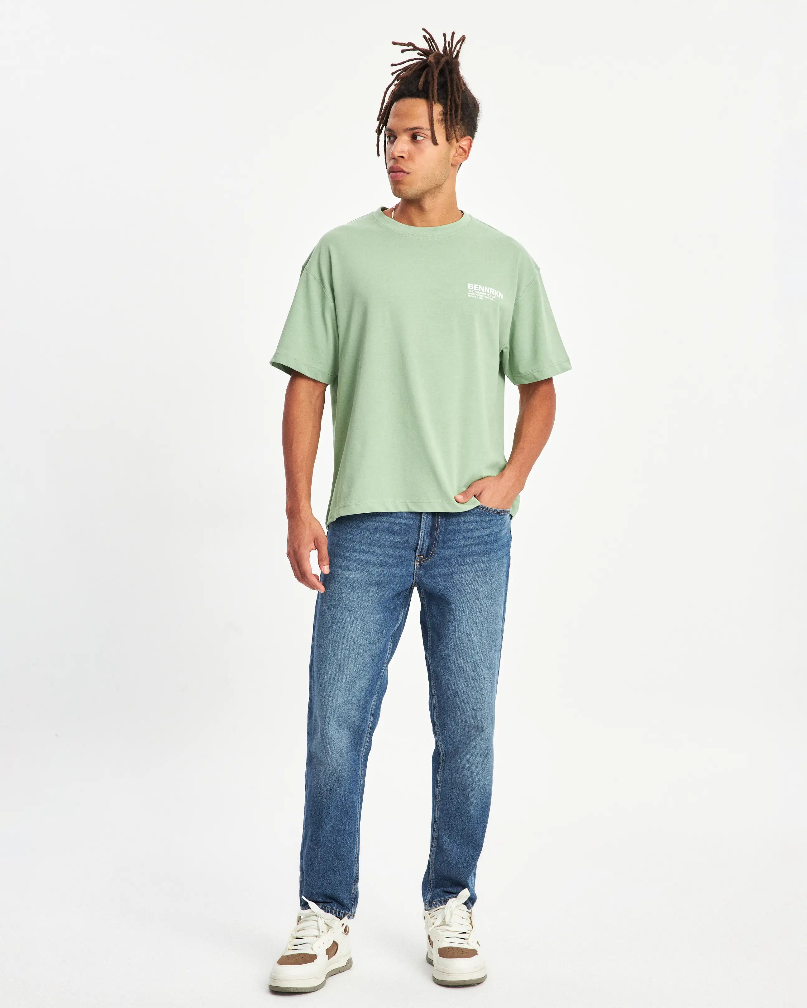 BENNRKN INITIAL T-SHIRT - SAGE GREEN